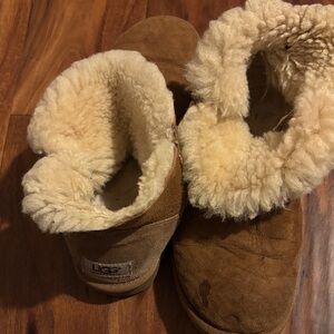 UGG Women's Bailey Button Sheepskin Slippers